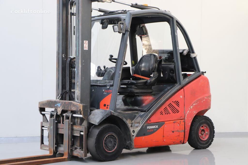 Linde H25T-02 gas forklift